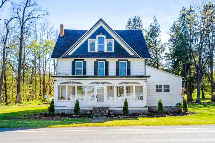 Brookside Inn Main House